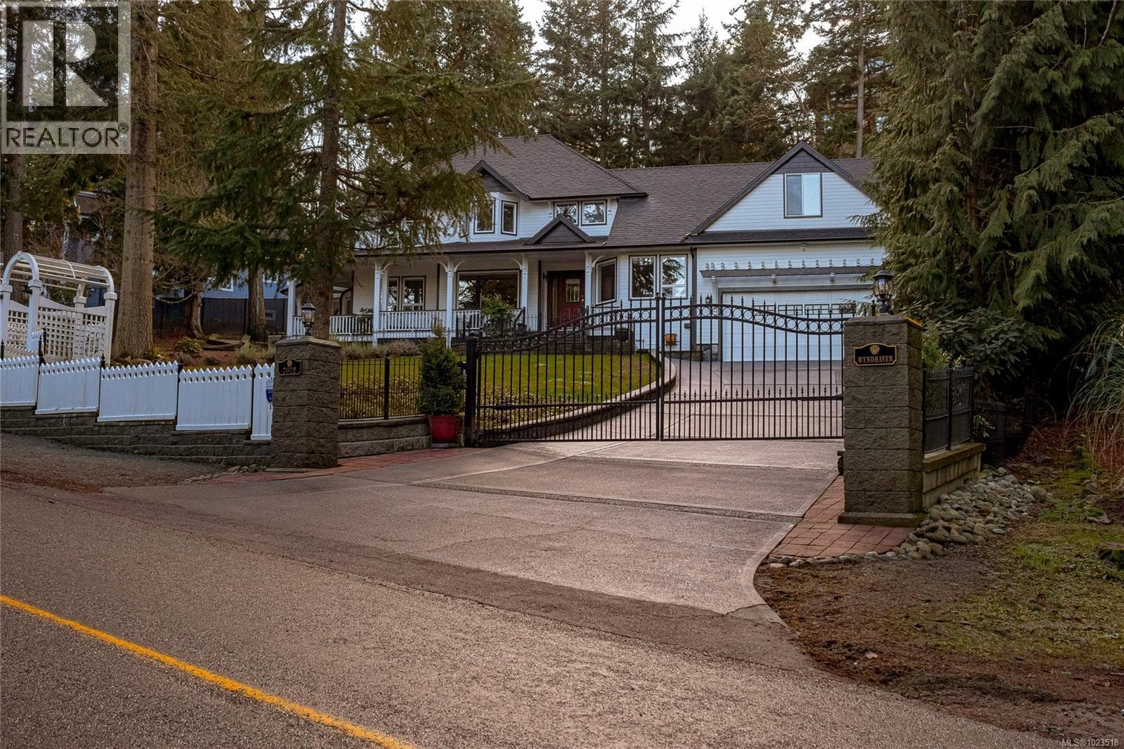 7072 Willis Point Rd in 