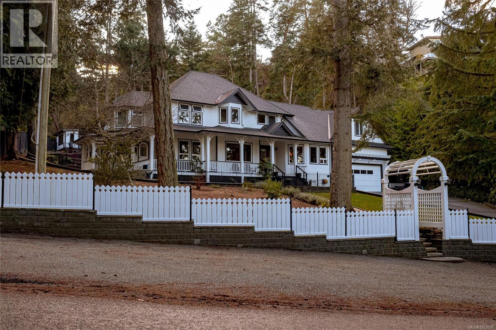 7072 Willis Point Rd — photo 4