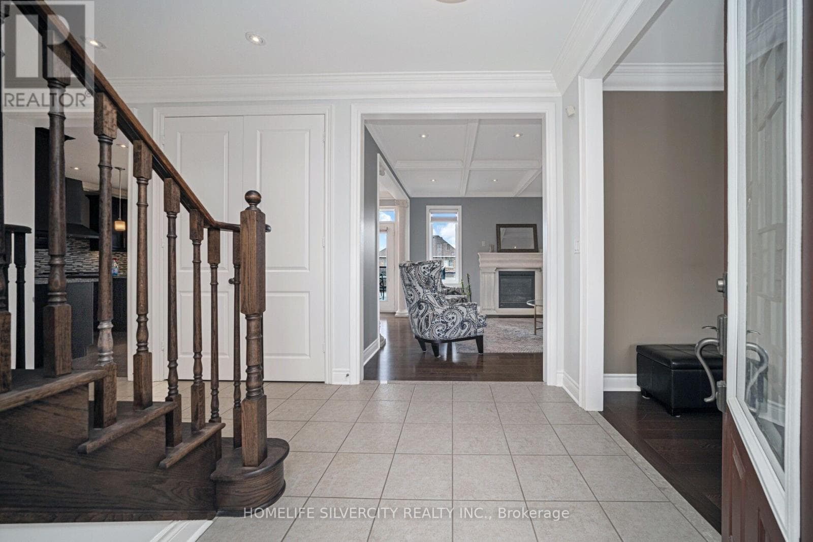 8 MITCHELL CRESCENT, Toronto — photo 5