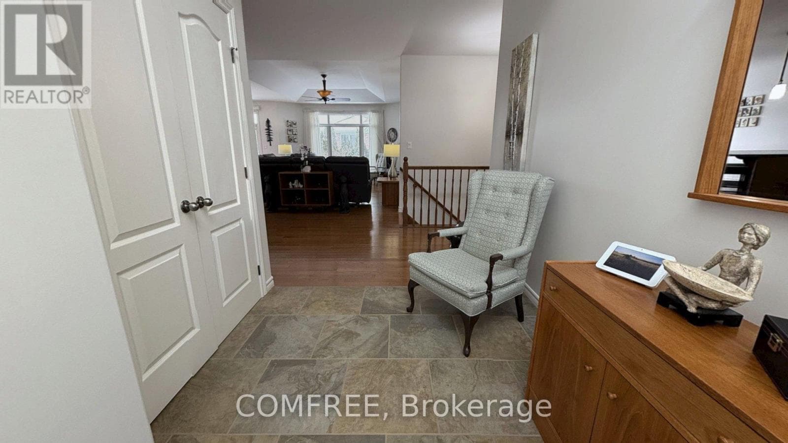 31 ESSEX DRIVE, Ottawa — photo 3