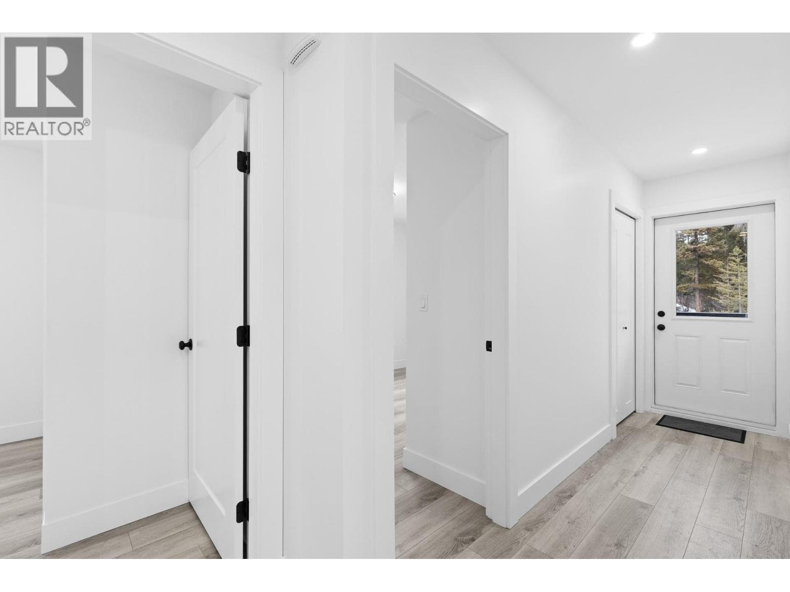645 Grand Oro Road, Interior REALTORS® — photo 5