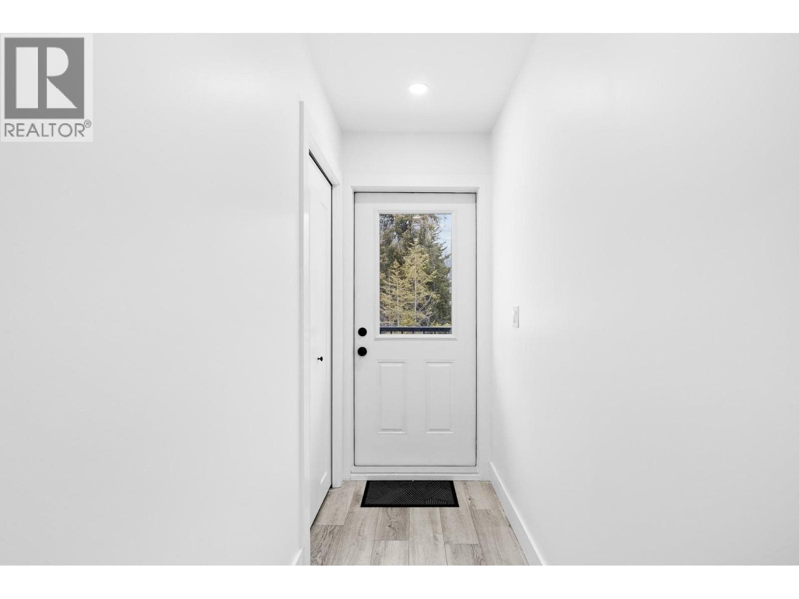 645 Grand Oro Road, Interior REALTORS® — photo 4
