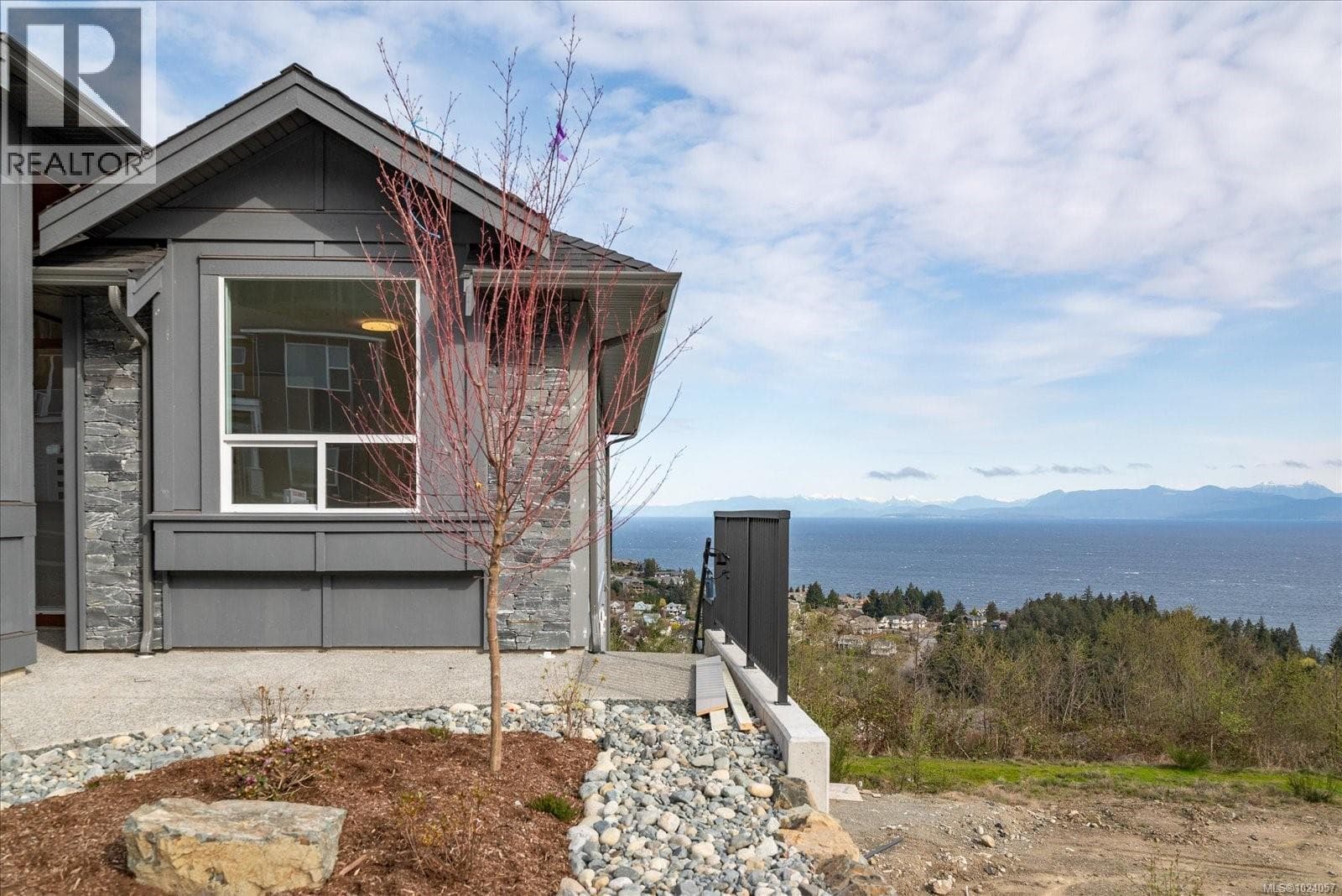 4684 AMBIENCE DRIVE, Vancouver Island — photo 2