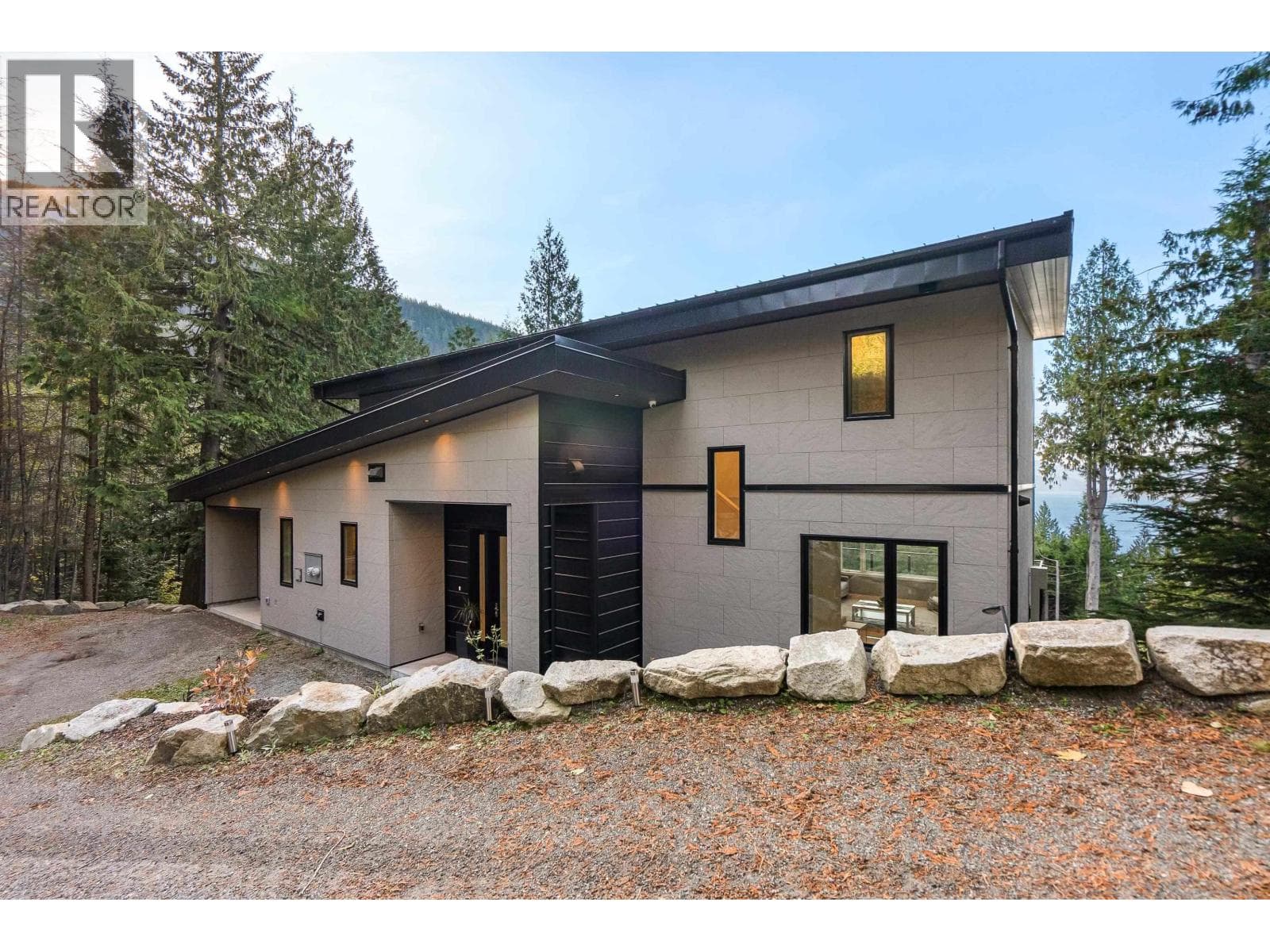 1028 GOAT RIDGE DRIVE, Greater Vancouver — photo 2