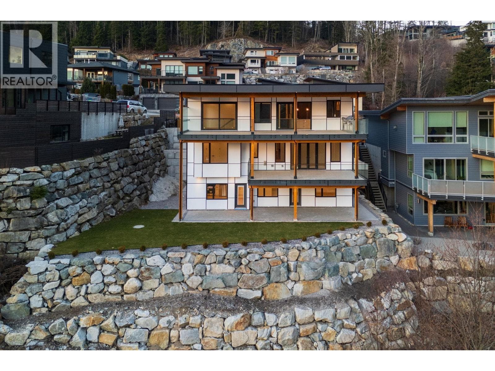 2216 WINDSAIL PLAZA, Greater Vancouver — photo 3