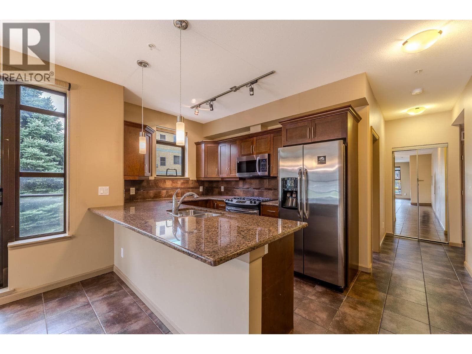3589 SKAHA LAKE ROAD UNIT 204, Interior REALTORS® — photo 4