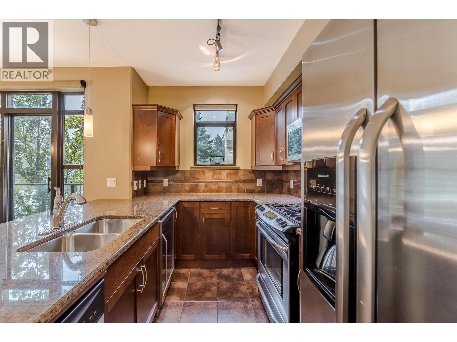 3589 SKAHA LAKE ROAD UNIT 204, Interior REALTORS® — photo 5