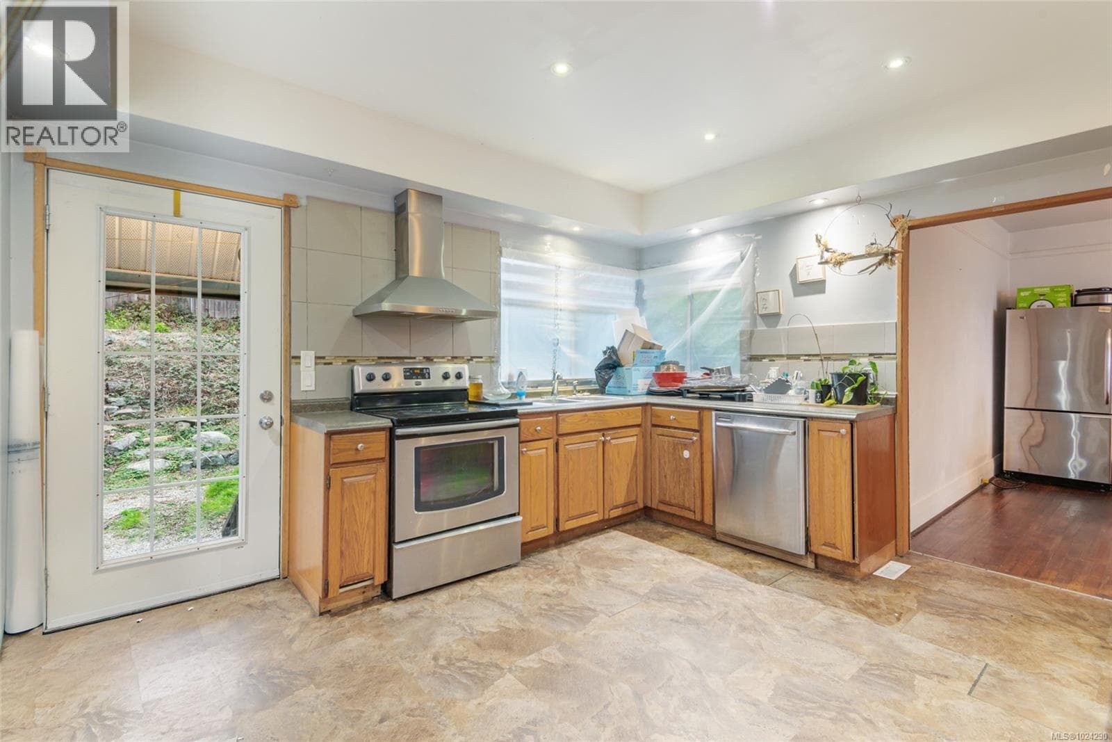 3259 3rd Ave, Vancouver Island — photo 4