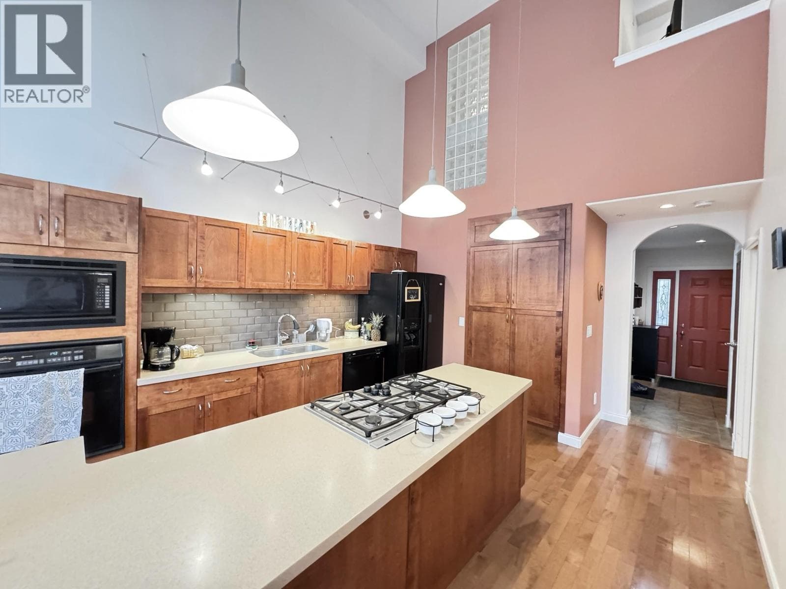 250 MARINA Way Unit# 204, Interior REALTORS® — photo 5