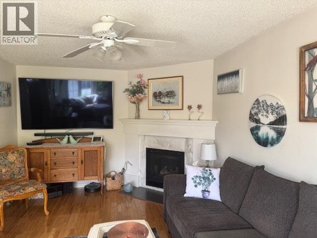 10 3096 SOUTH MAIN STREET, Interior REALTORS® — photo 5