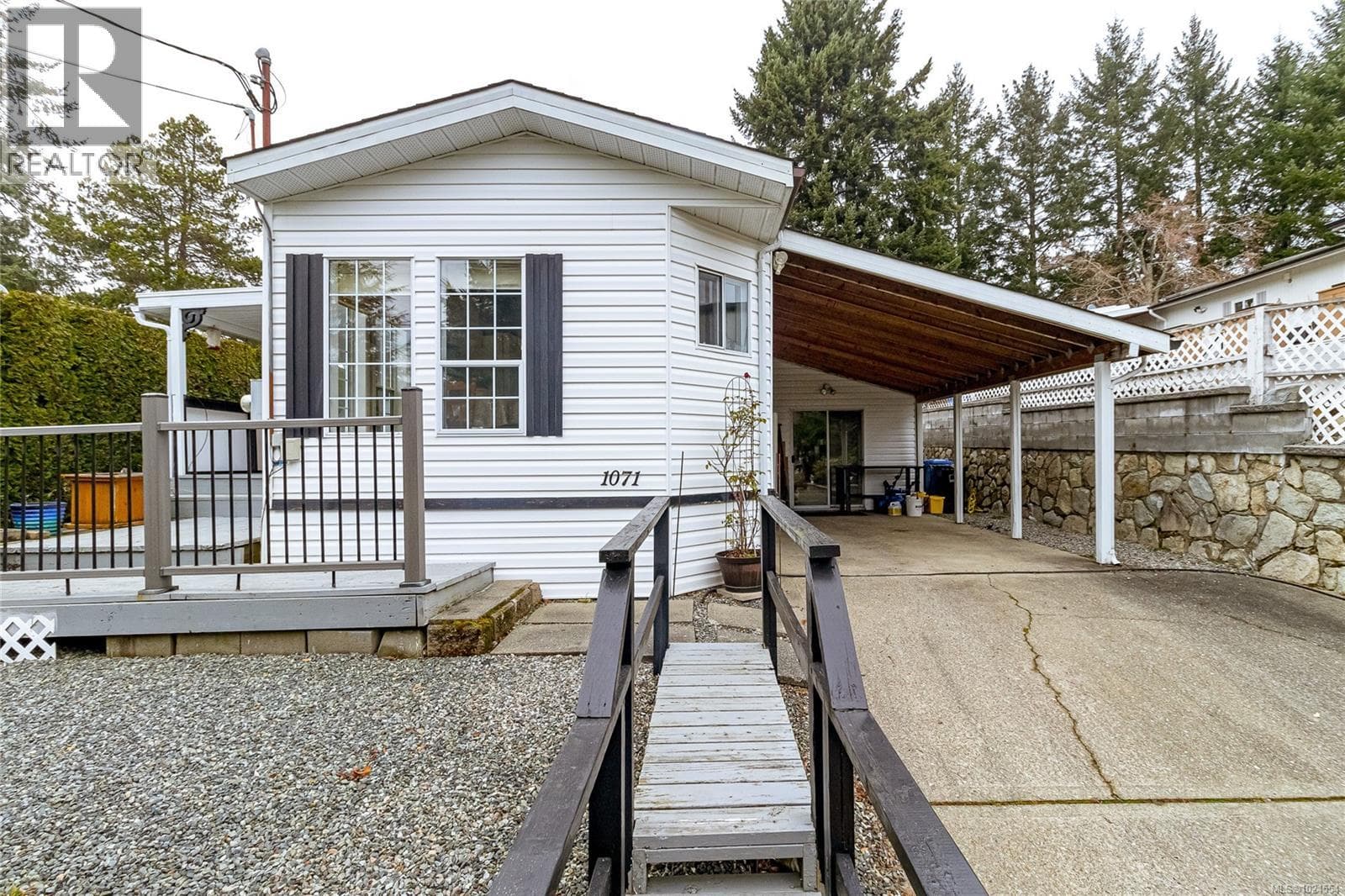 1071 Bourban Rd, Vancouver Island — photo 2