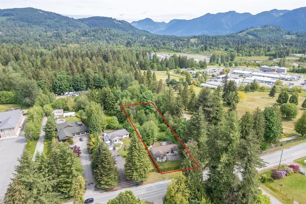 33581 DEWDNEY TRUNK ROAD, Fraser Valley — photo 3