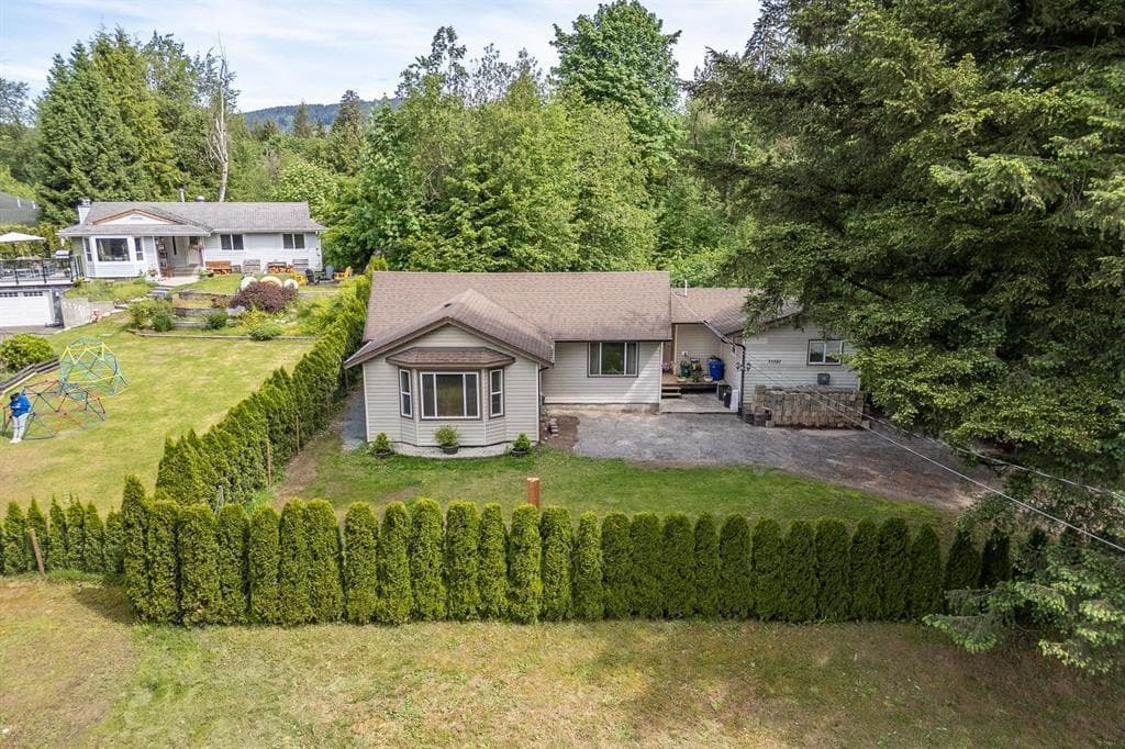 33581 DEWDNEY TRUNK ROAD, Fraser Valley — photo 2