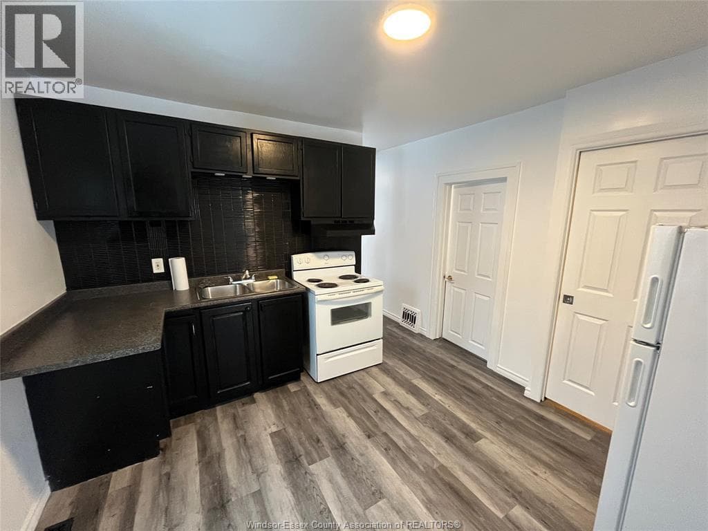 1063 HENRY FORD MALL DRIVE, Windsor — photo 5