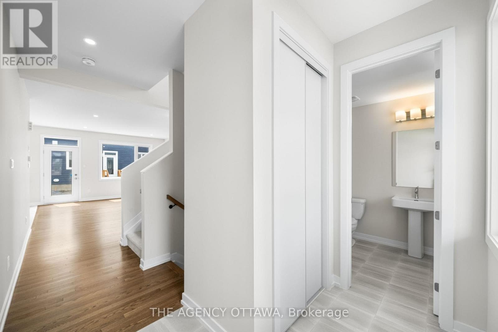 948 SEAGRAVE LANE, Ottawa — photo 3
