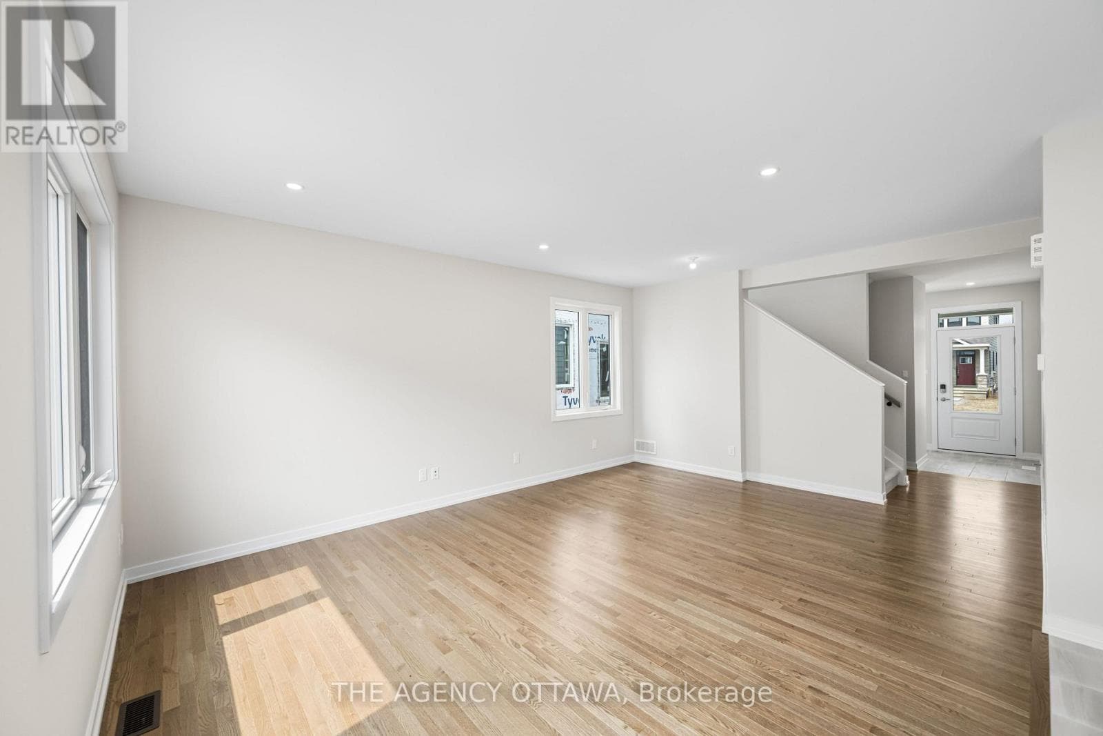 948 SEAGRAVE LANE, Ottawa — photo 4