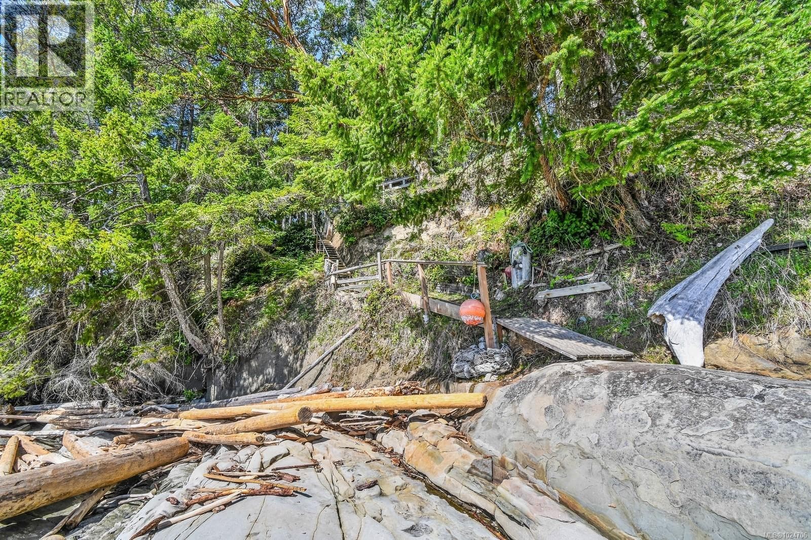 919 SALAL DRIVE, Vancouver Island — photo 4