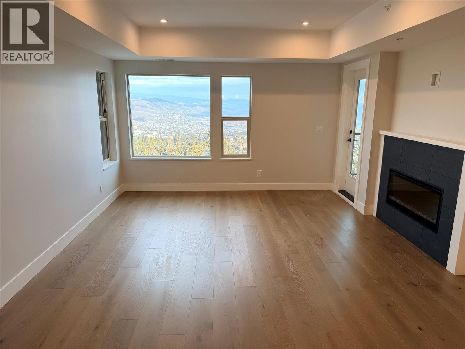 2171 VAN HORNE DRIVE UNIT 307, Interior REALTORS® — photo 4
