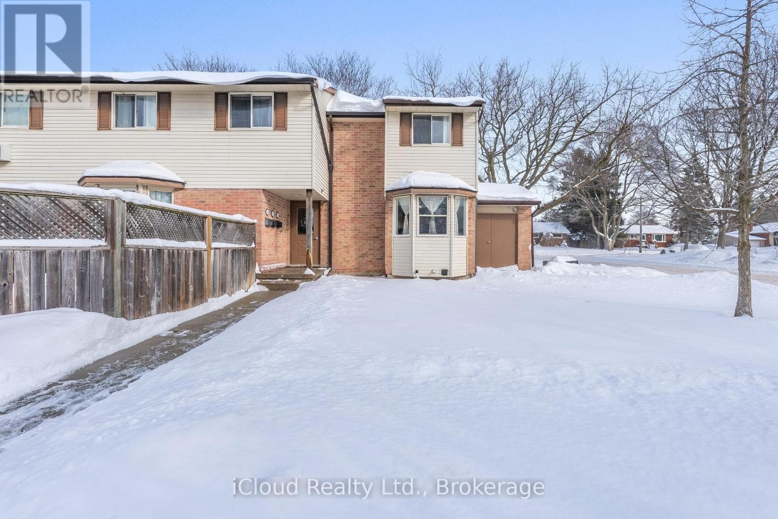1 - 40 SILVERCREEK PARKWAY in Onward Willow