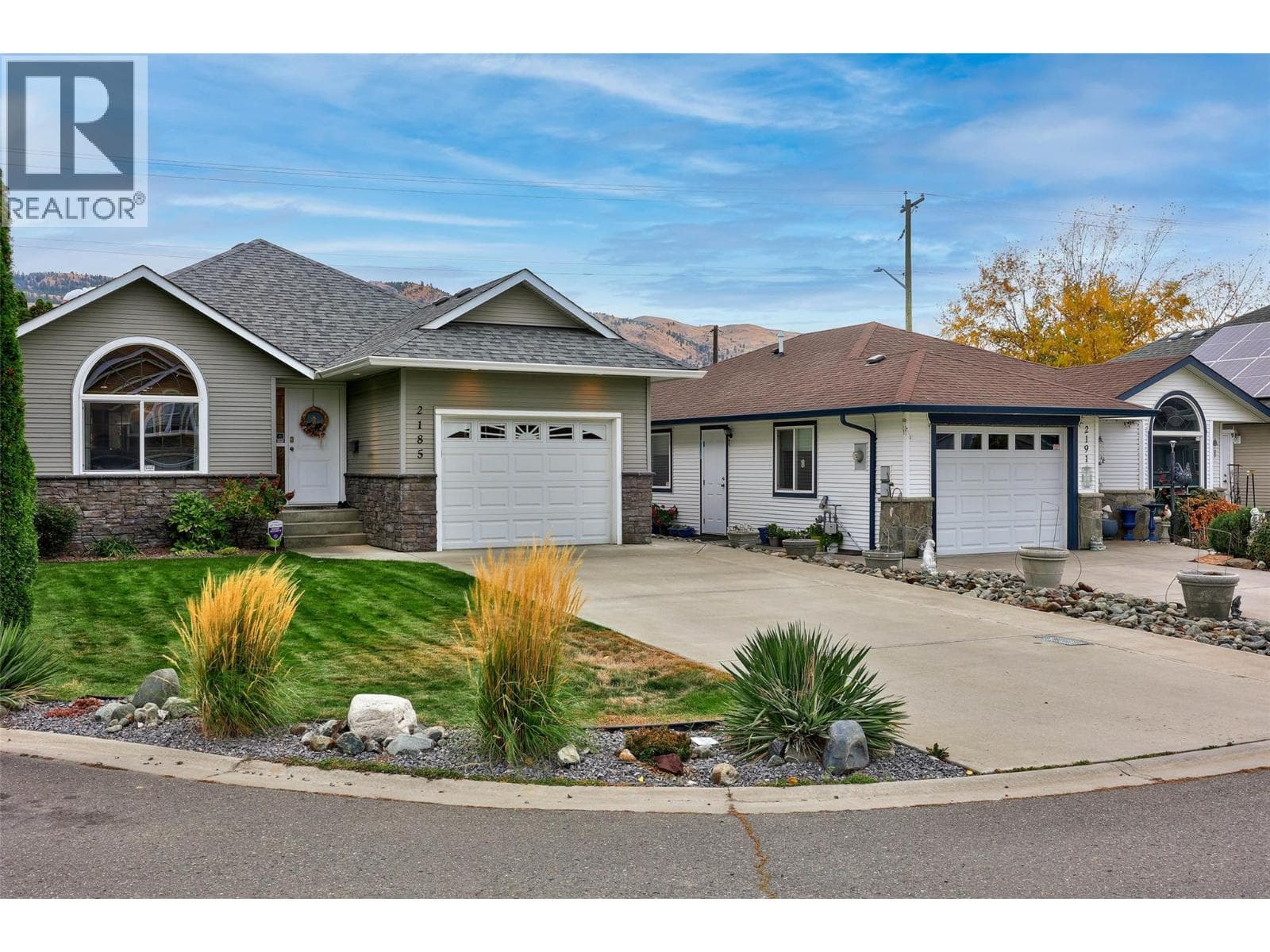 2185 INVERMERE PLAZA, Interior REALTORS® — photo 3