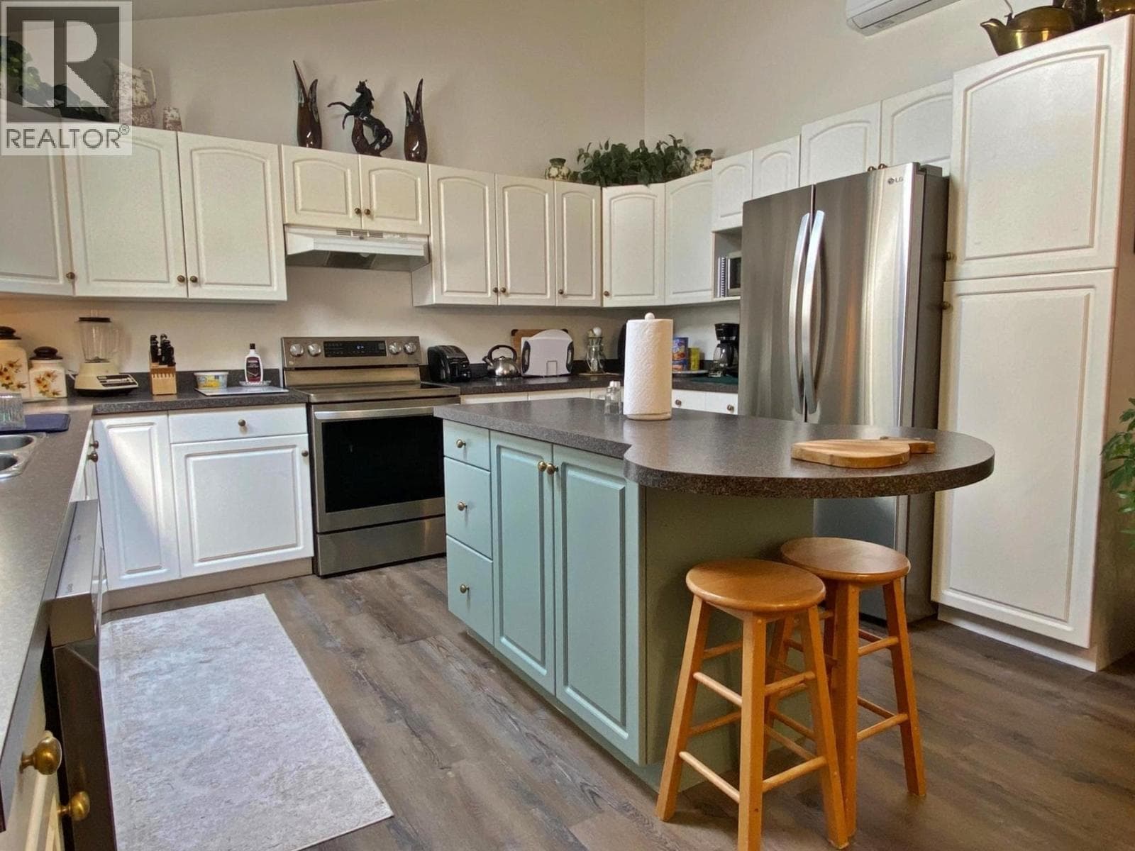 4713 BIRCH Lane, Interior REALTORS® — photo 3