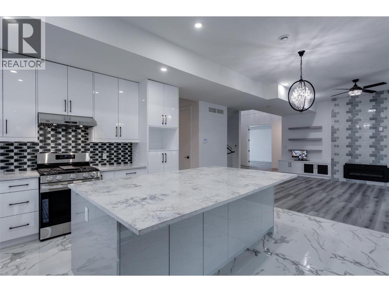 474 SNOWSELL STREET NORTH, Interior REALTORS® — photo 5