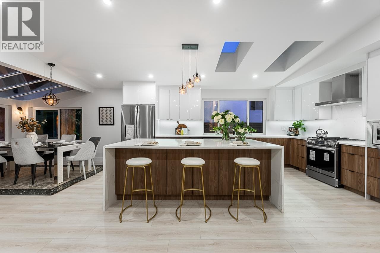 531 GREENWAY AVENUE in North Lonsdale Delbrook