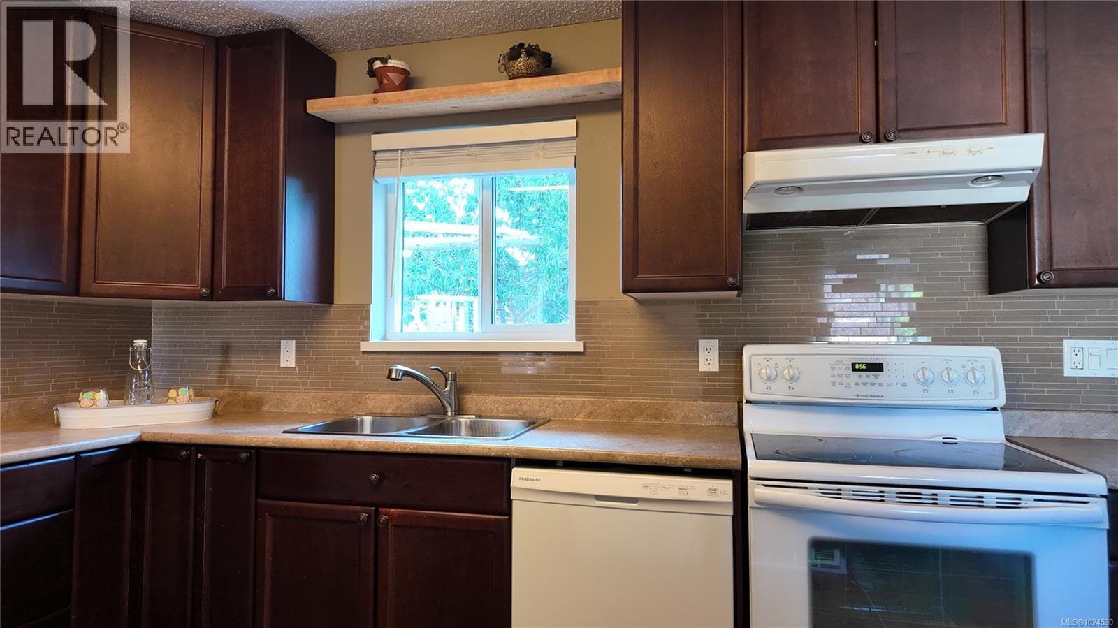 3000 COUNTRY CLOSE, Vancouver Island — photo 5