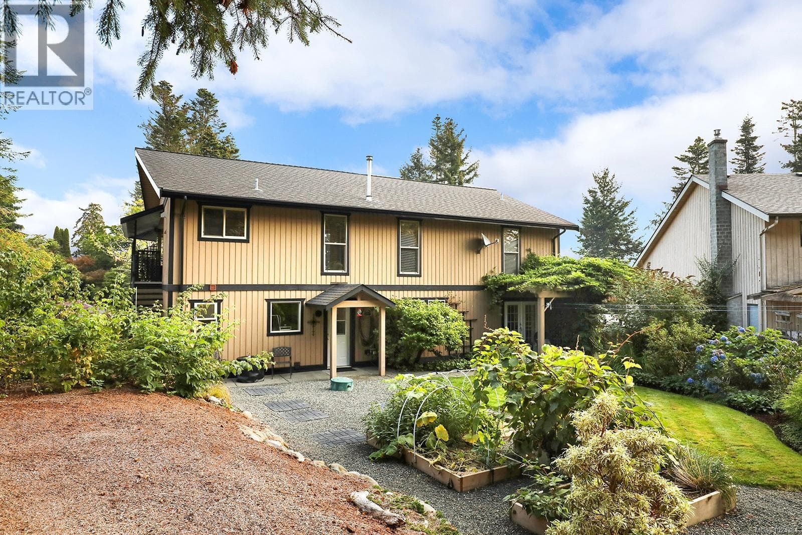 204 Spindrift Rd, Vancouver Island — photo 4