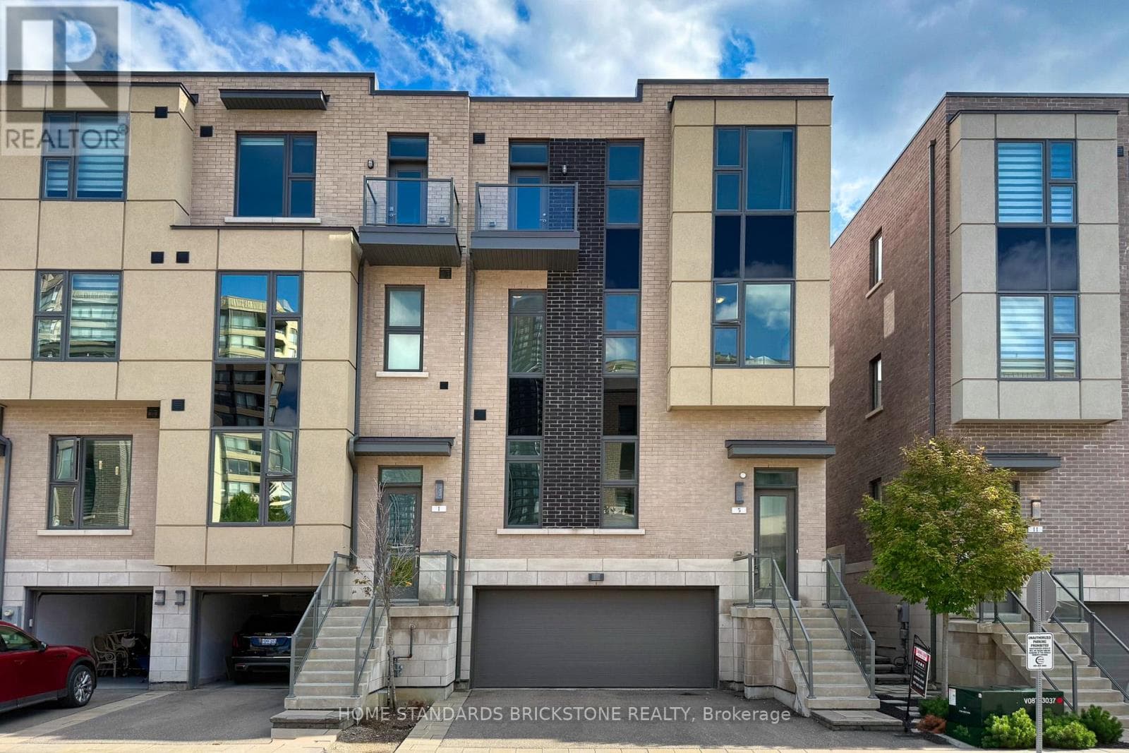 5 SMALLWOOD CIRCLE in Concord-Vaughan