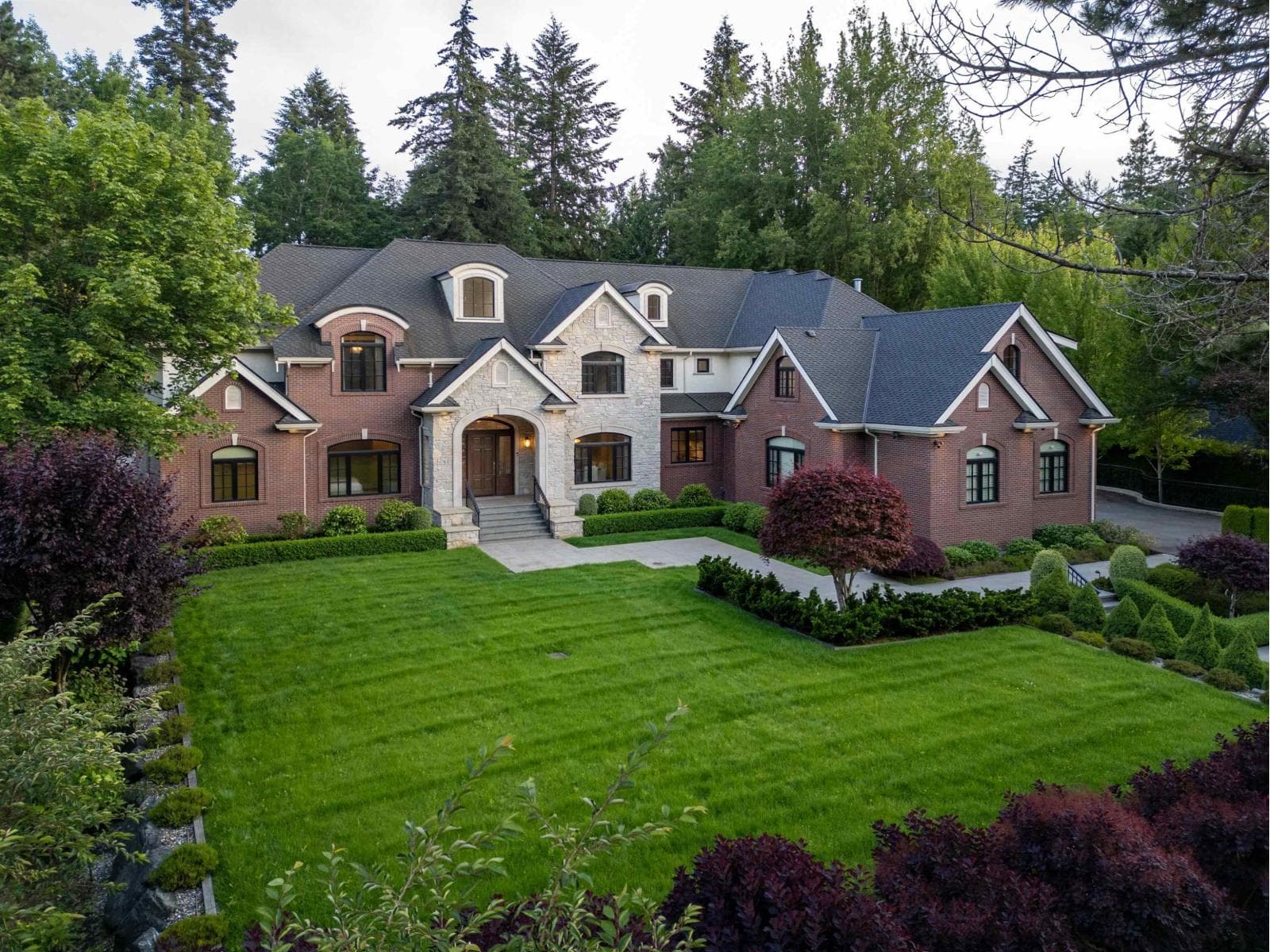 13560 27 AVENUE in 