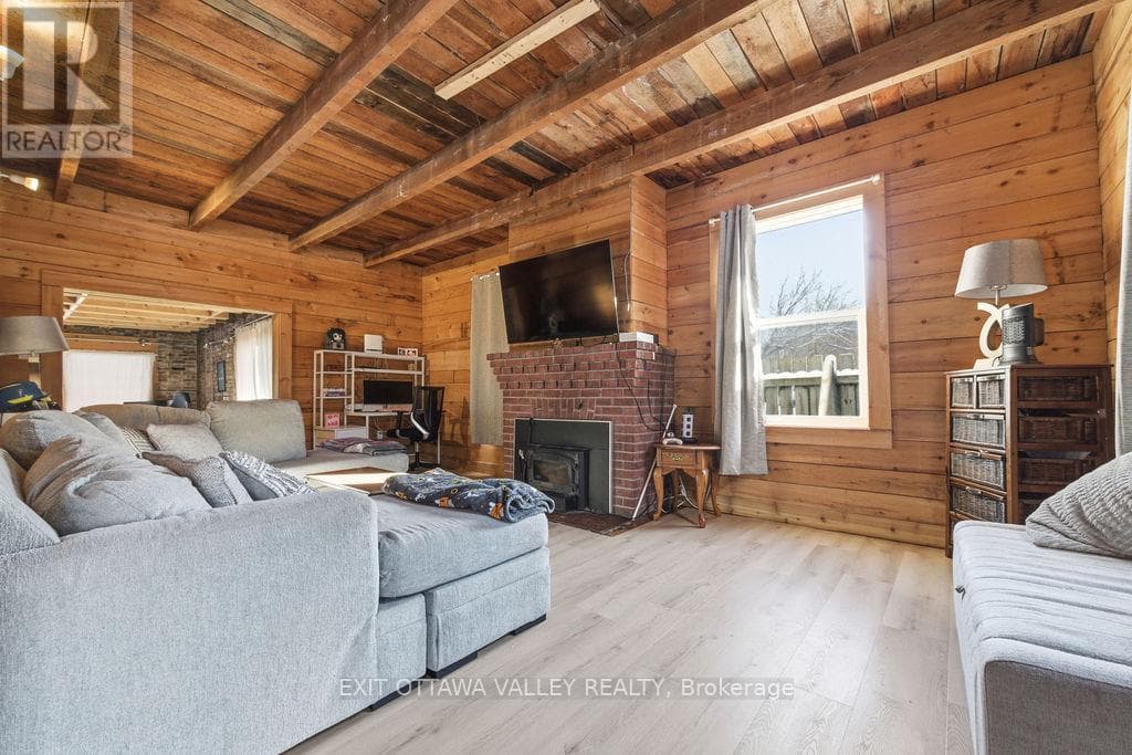 815 PEMBROKE STREET W, Renfrew County — photo 5