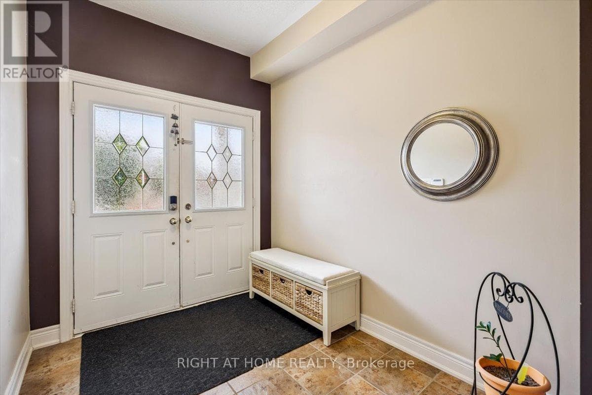166 GARDINER DRIVE, Toronto — photo 4