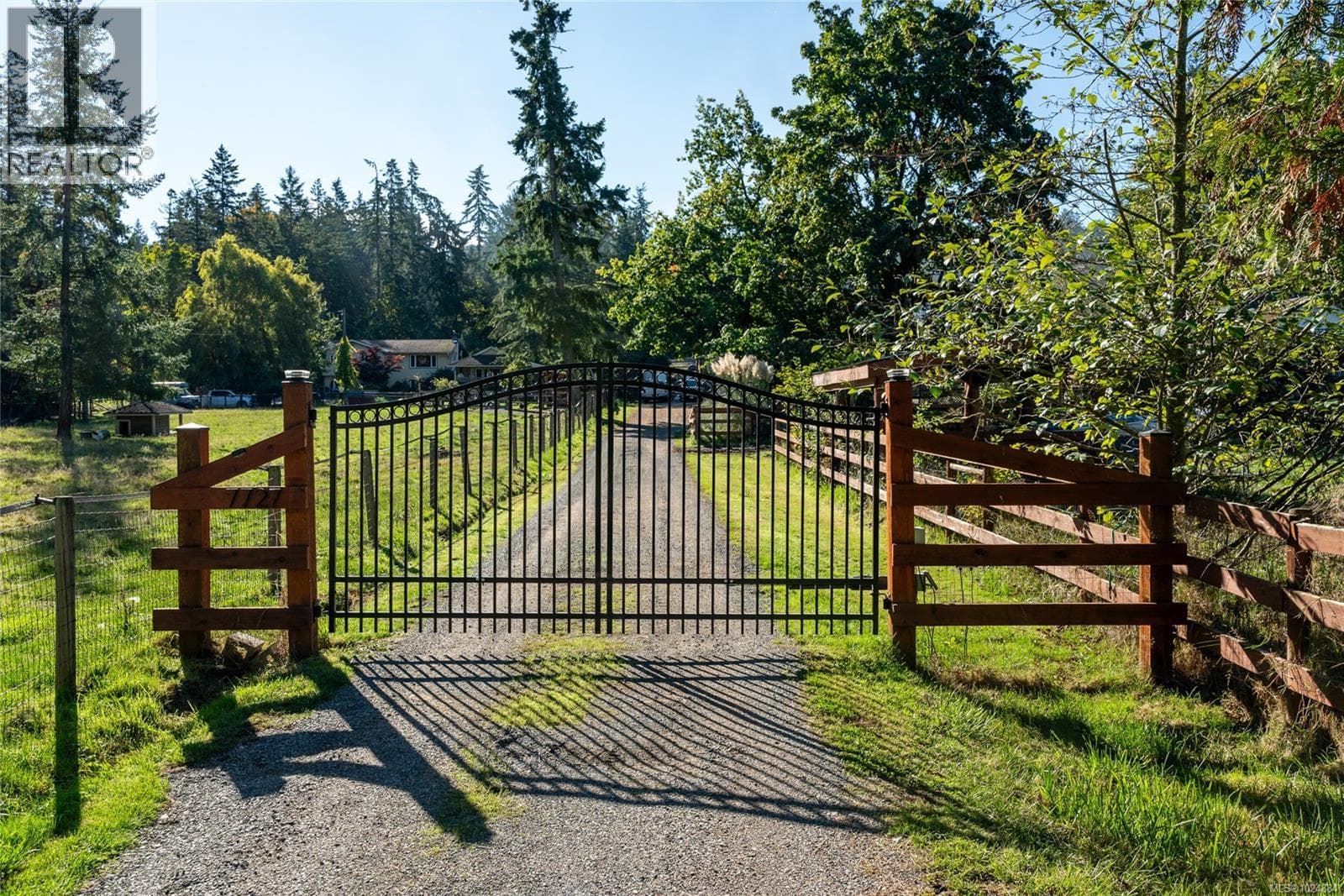 7727 Superior Rd, Vancouver Island — photo 2