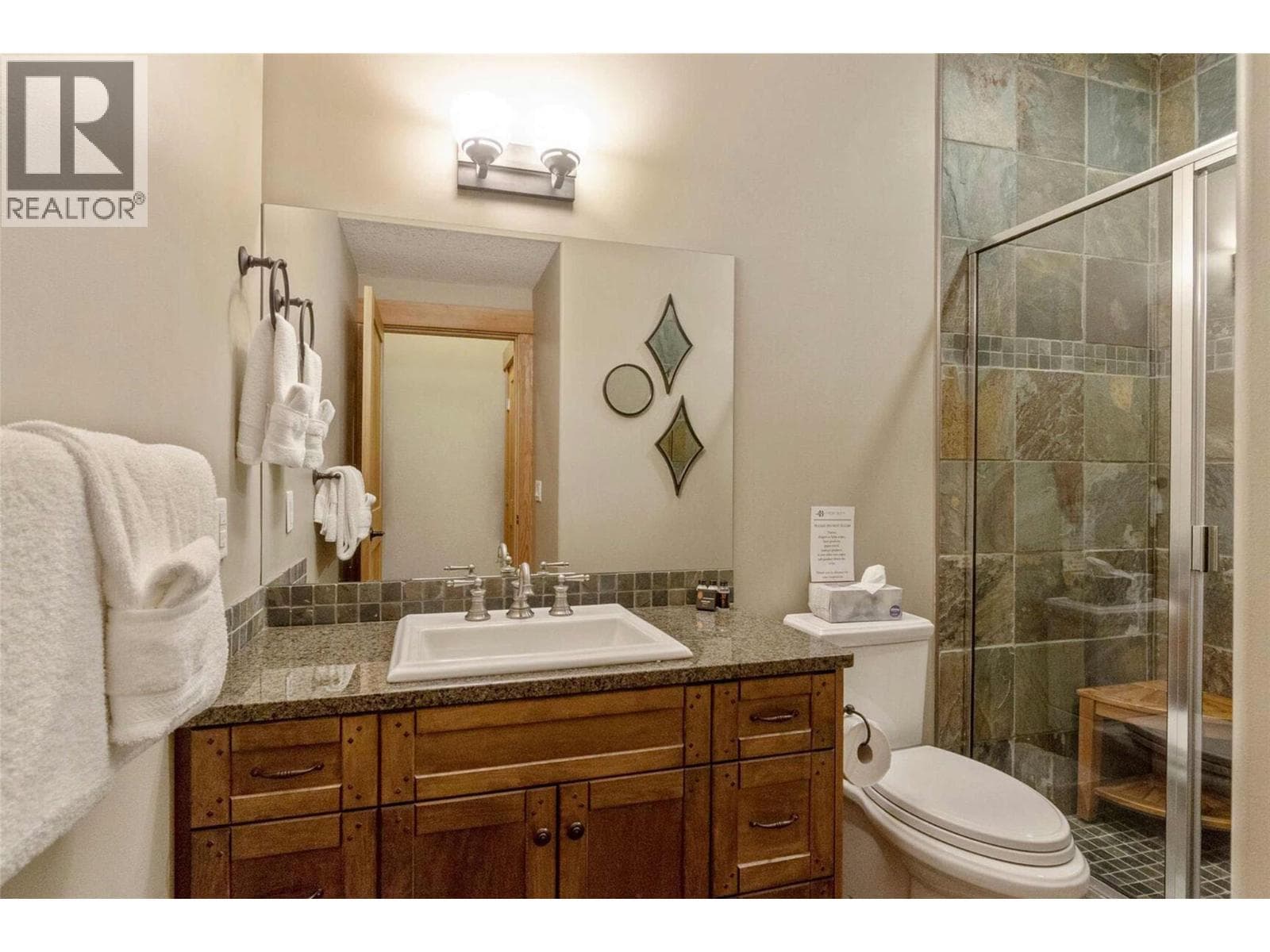 2479 Eagle Bay Road Unit# 17, Interior REALTORS® — photo 3
