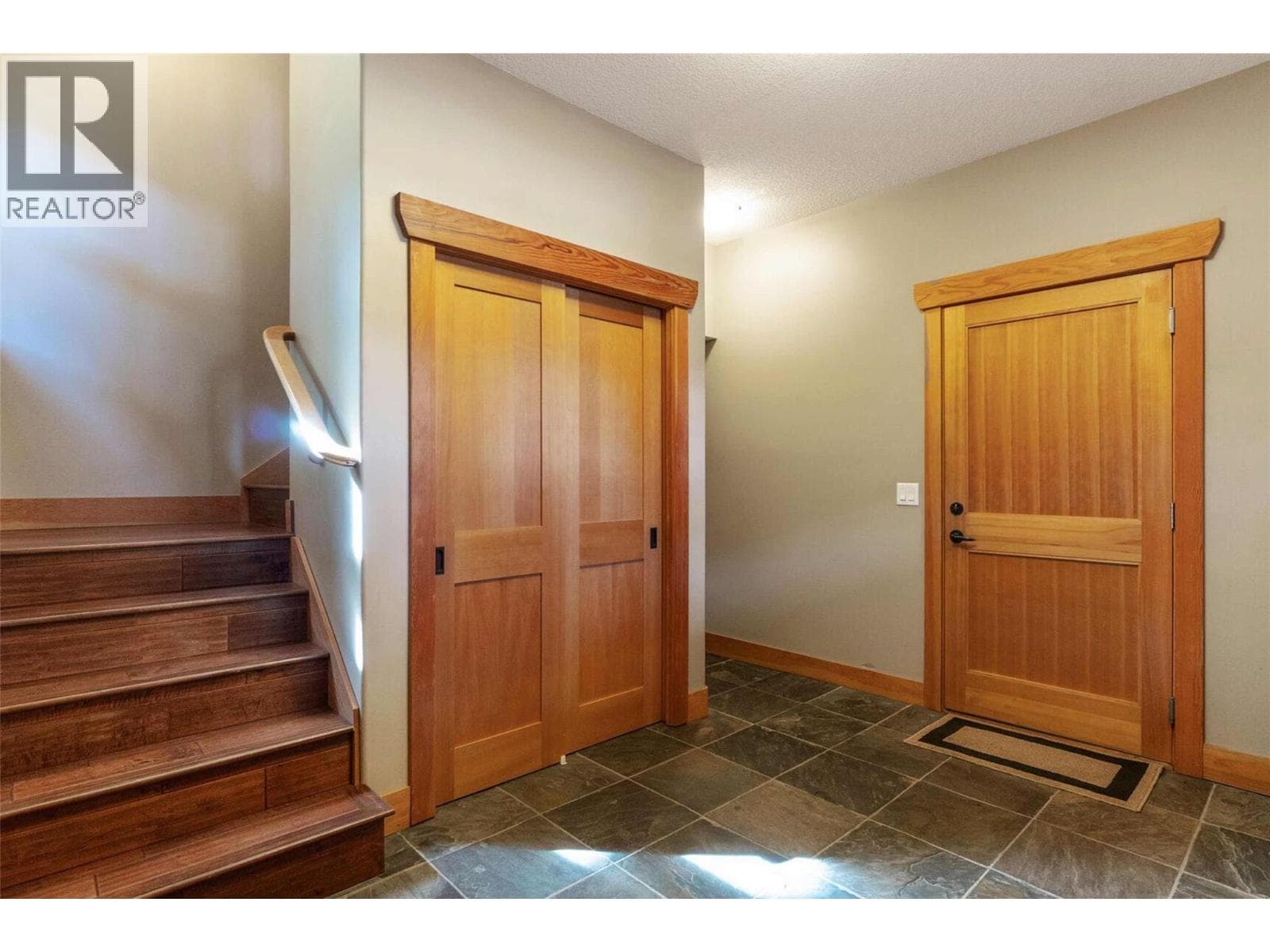 2479 Eagle Bay Road Unit# 17, Interior REALTORS® — photo 2