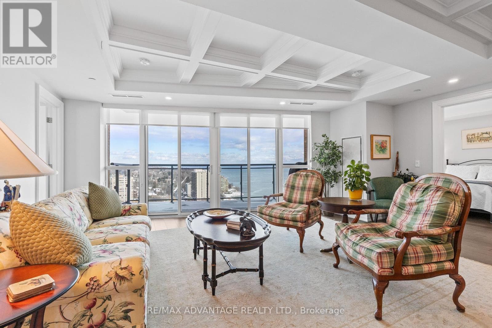 1902 - 2060 LAKESHORE ROAD in Central