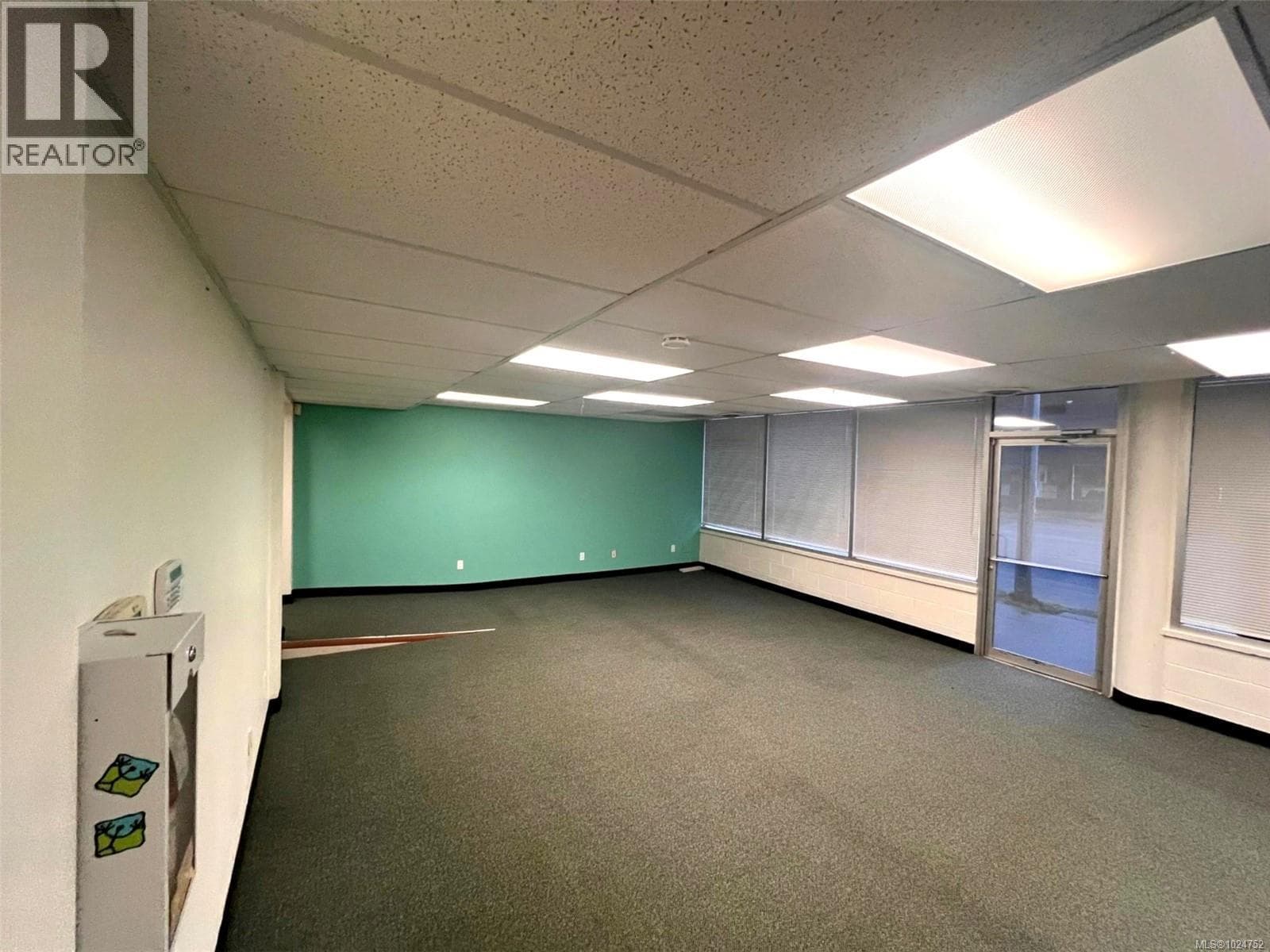 300 TERMINAL AVENUE, Vancouver Island — photo 4