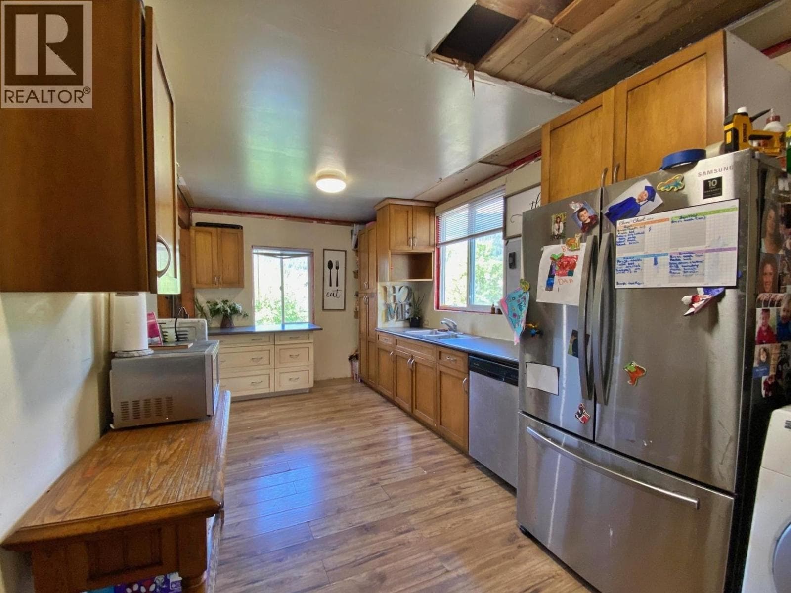 9857-9861 CHURCH STREET, Interior REALTORS® — photo 3