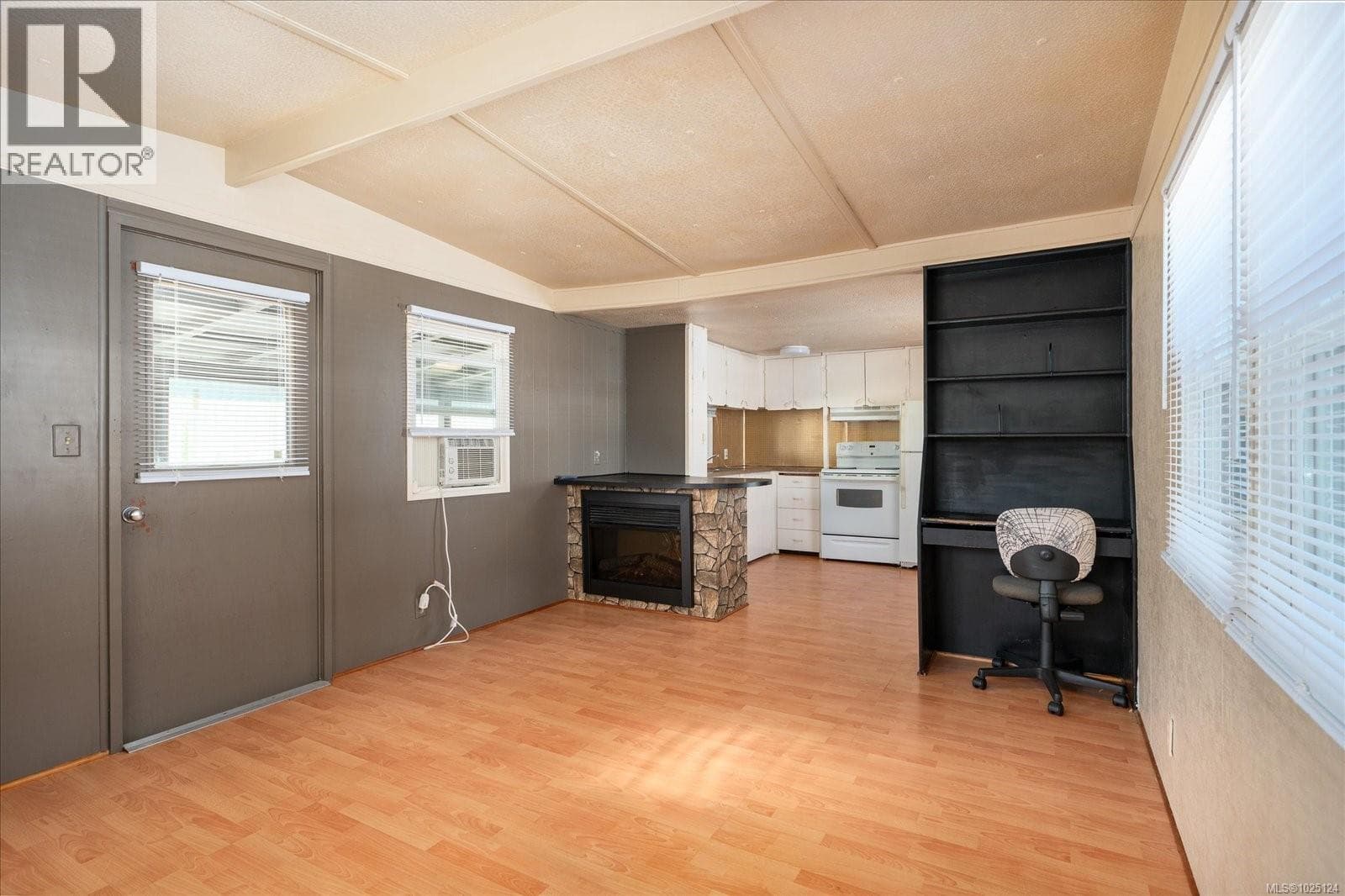 20 6820 Parklands Pl, Vancouver Island — photo 4