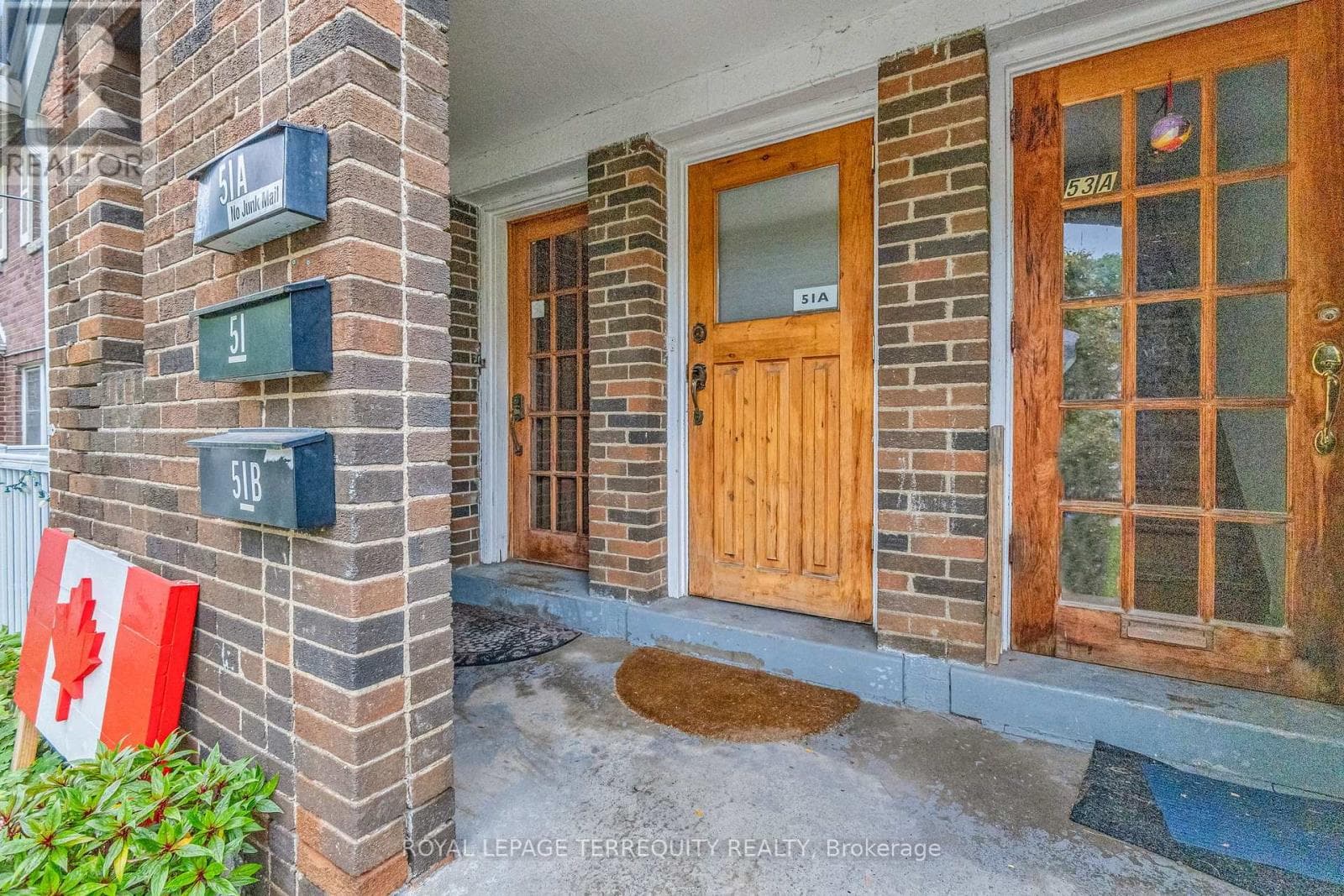 51 CLAXTON BOULEVARD, Toronto — photo 3
