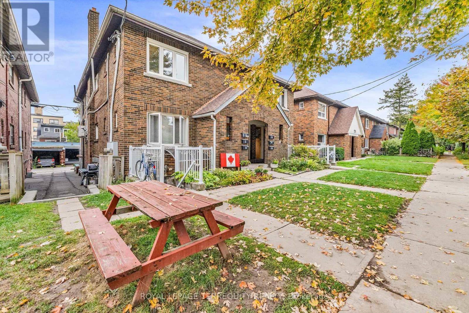 51 CLAXTON BOULEVARD in Humewood-Cedarvale