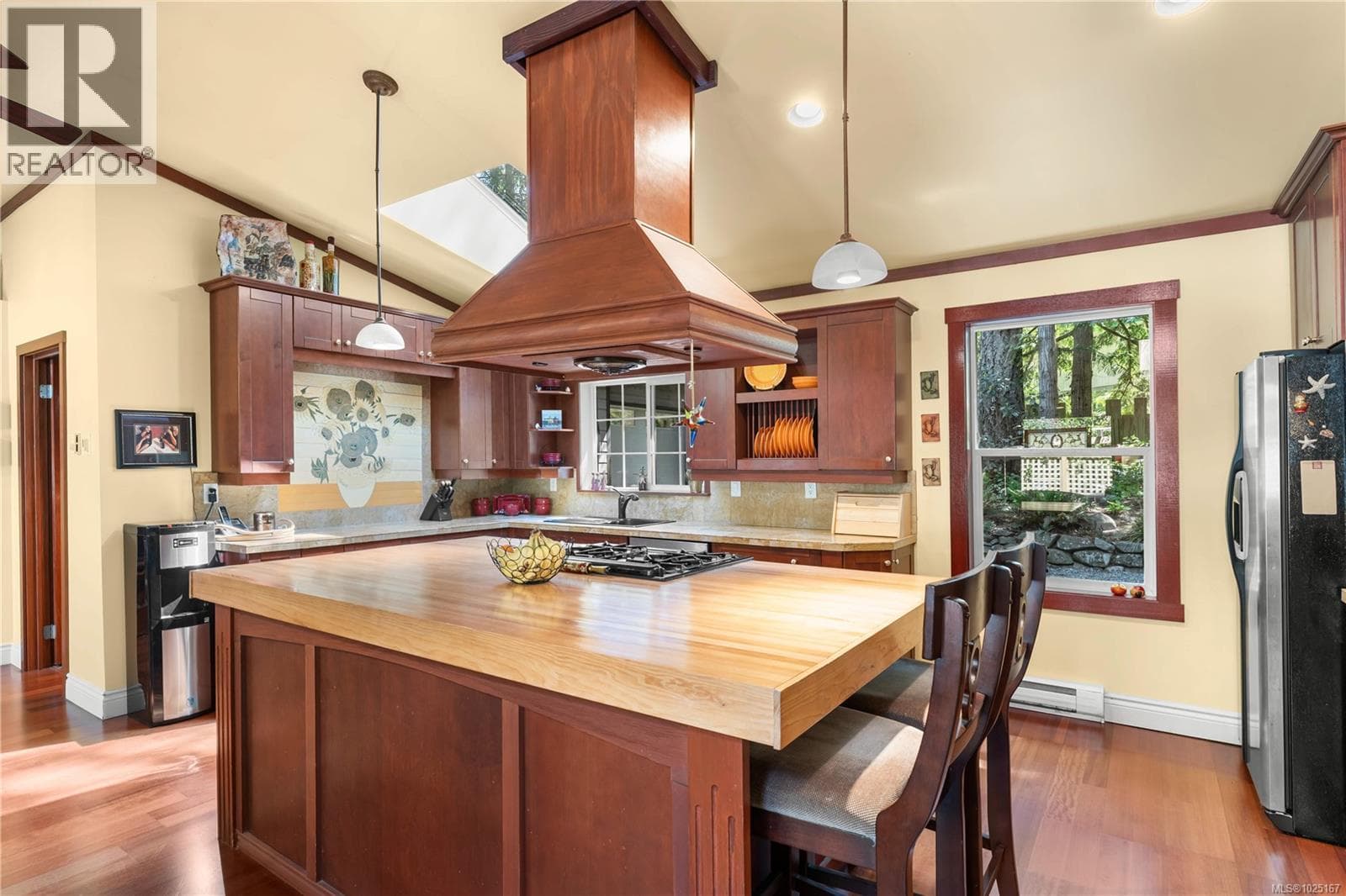 1126 NORTH ROAD, Vancouver Island — photo 4
