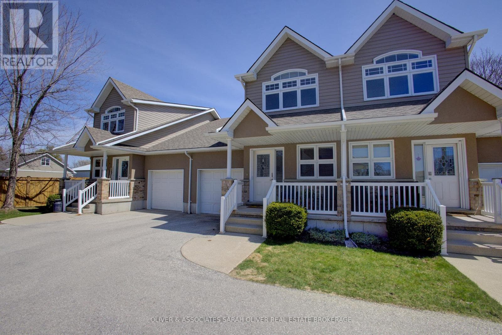 6 - 433 QUEEN STREET in 