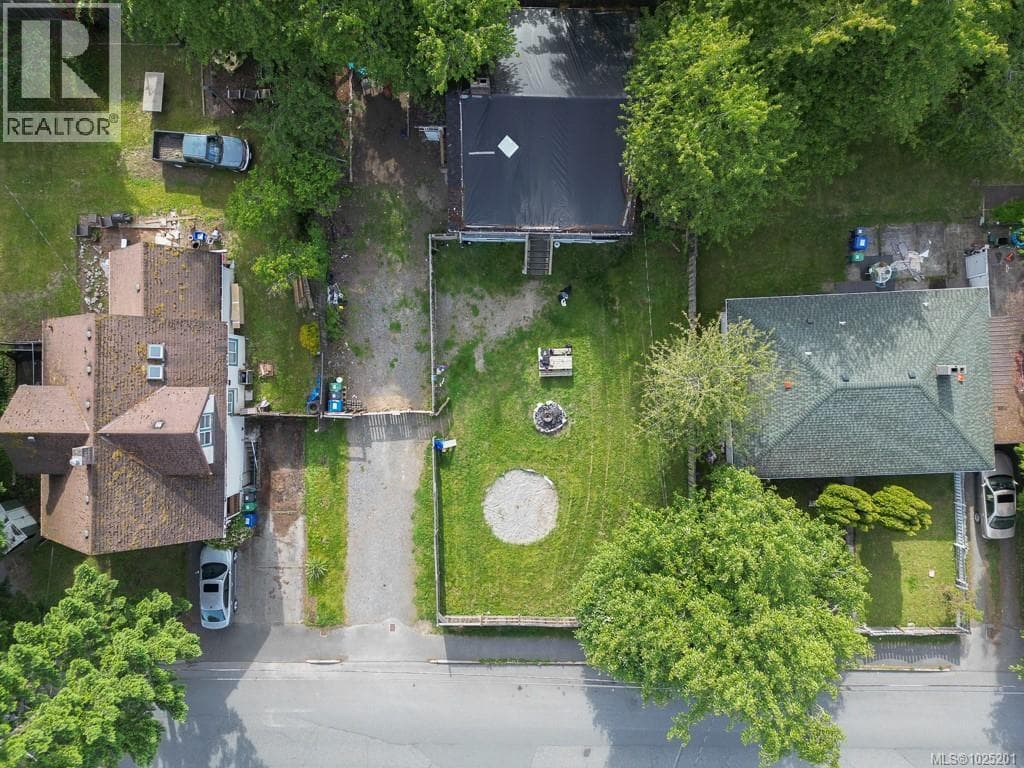 307 HOLLY AVENUE, Vancouver Island — photo 3