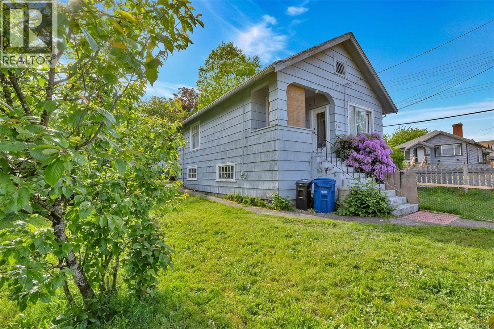 315 HOLLY AVENUE, Vancouver Island — photo 3