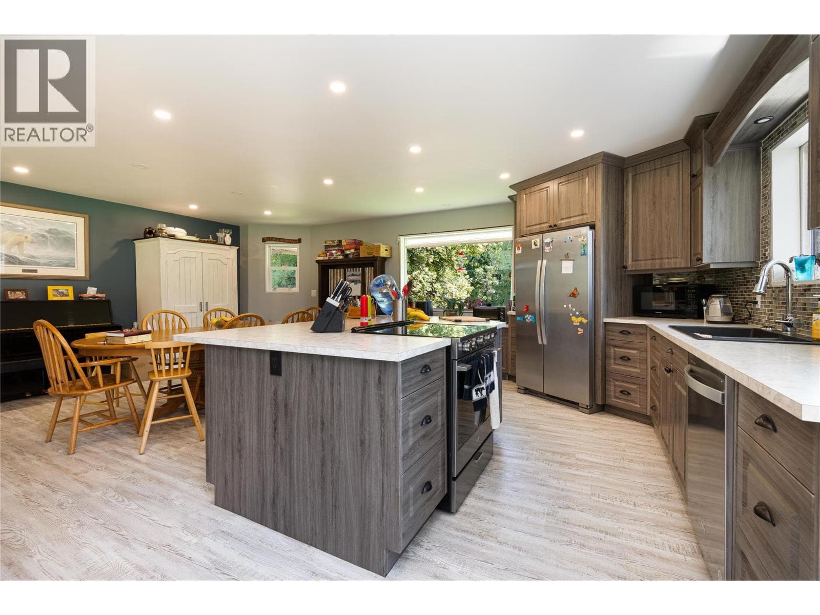 414 MALLORY ROAD, Interior REALTORS® — photo 5