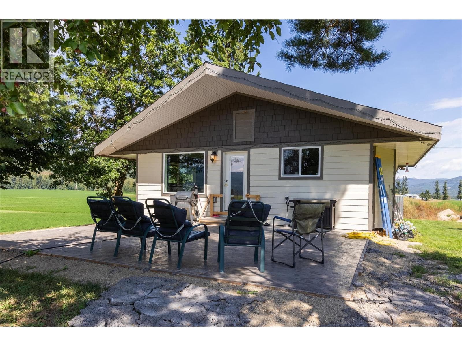 414 MALLORY ROAD, Interior REALTORS® — photo 3