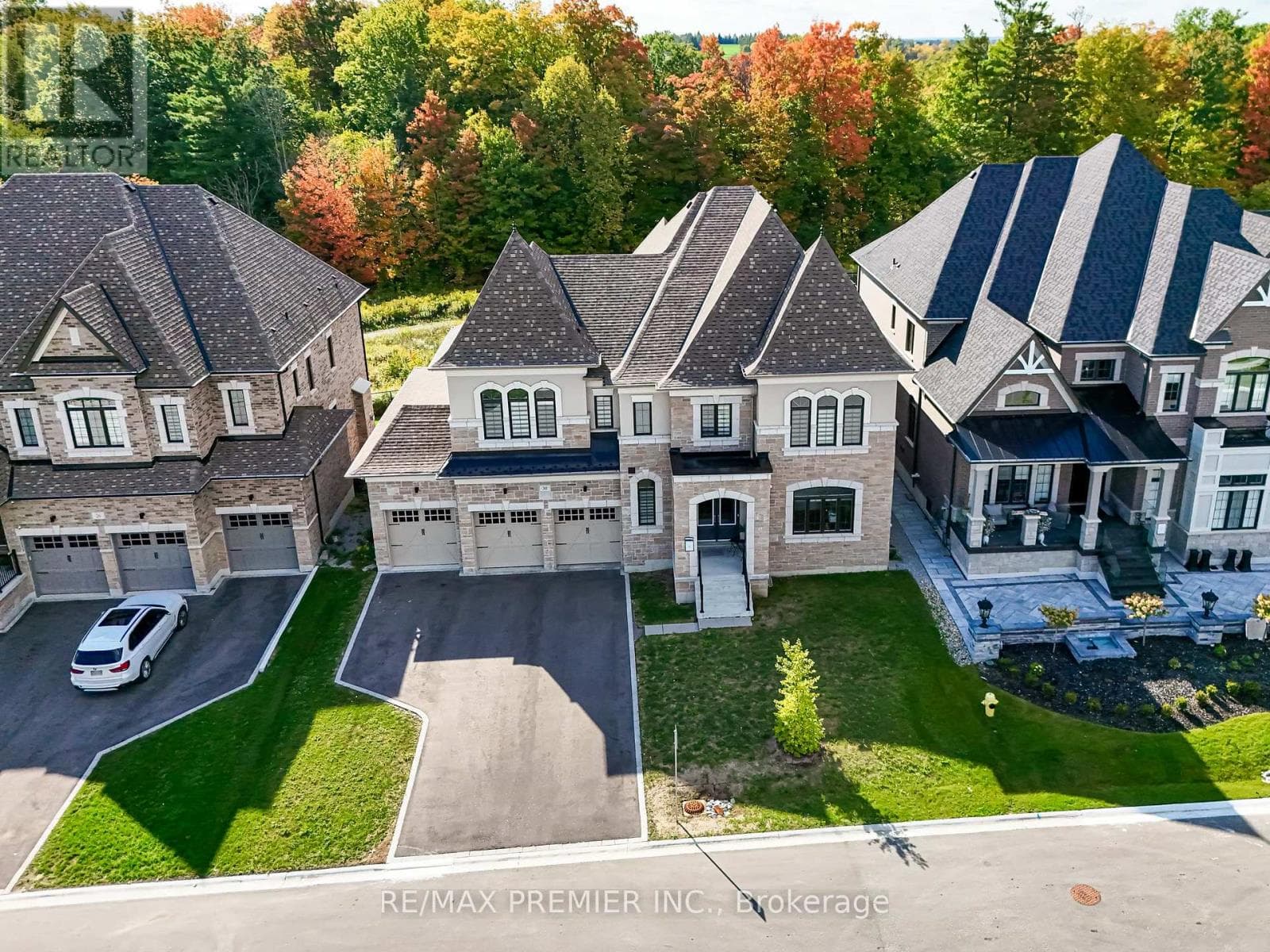 30 ENCLAVE COURT in Kleinburg