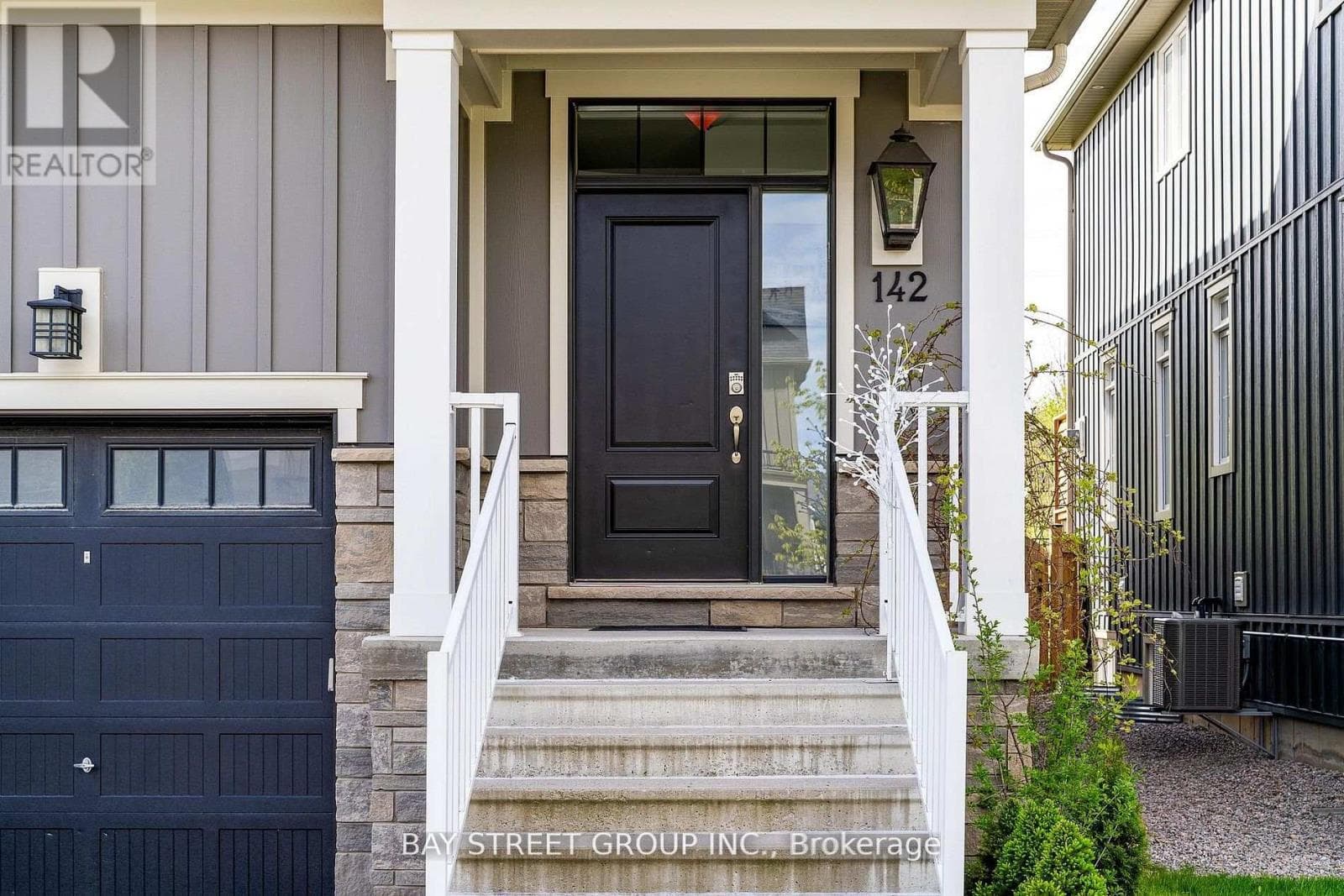 142 YELLOW BIRCH CRESCENT, Toronto — photo 2